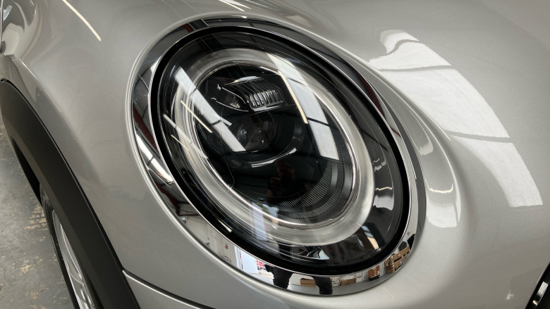 MINI Hatchback 1.5 Cooper Classic 5dr Auto Petrol Hatchback